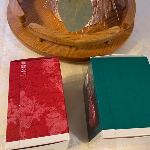 Barbie Hallmark Keepsake Ornaments, NWT, Collectors Edition Years 1996, 2000 - Picture 3 of 7